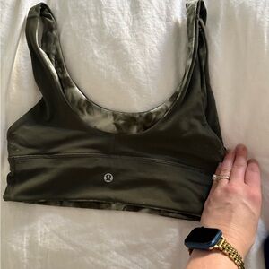 lululemon (8) Army Green / Tie Dye Align bra A/B Good condition Scoopneck